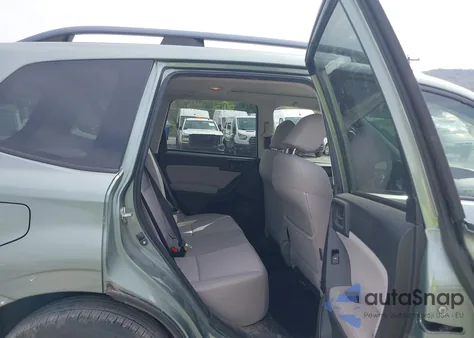 2016 Subaru Forester 2.5I Premium z USA, uszkodzony, nr VIN JF2SJADC6GH552079